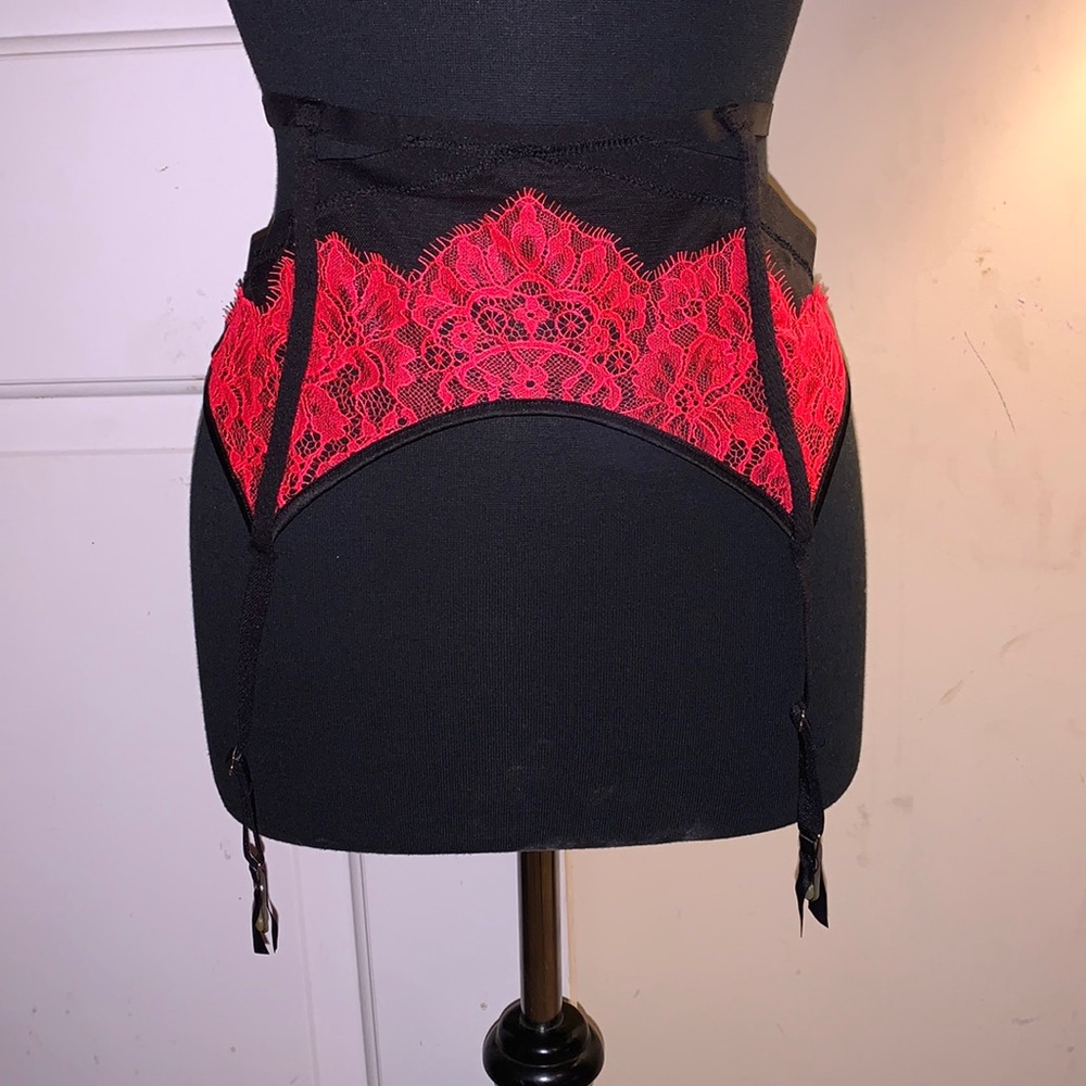 Victoria Secret Garter Belt NWT